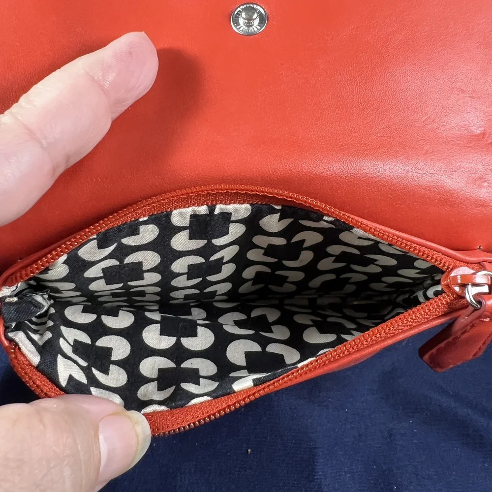 Vera Bradley Wallet Red Compact Contrast Organize Zippered Stylish Minimalist